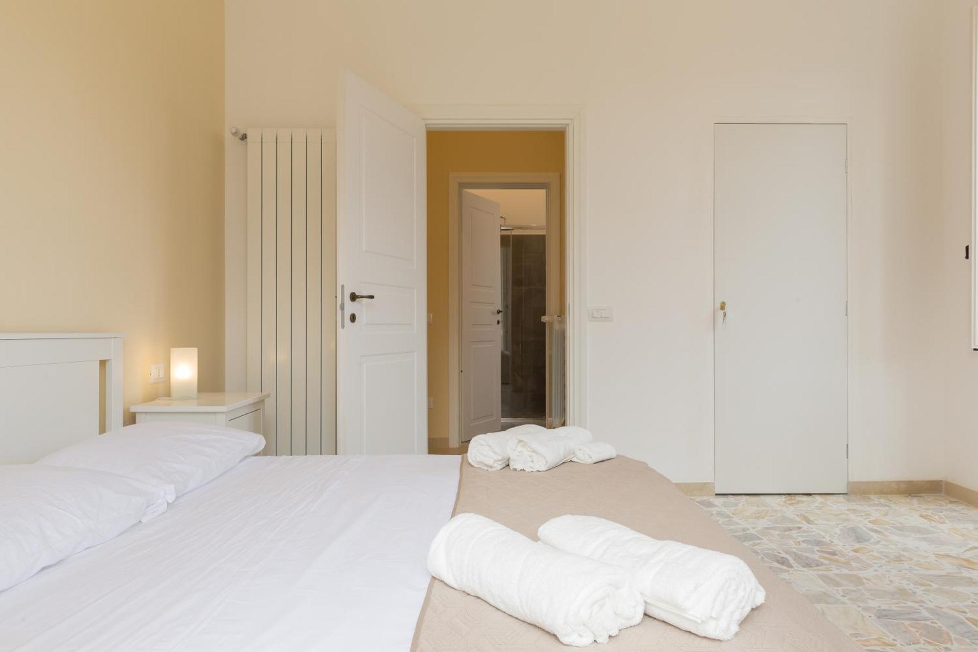 Al Corso Apartments Noto Exterior photo