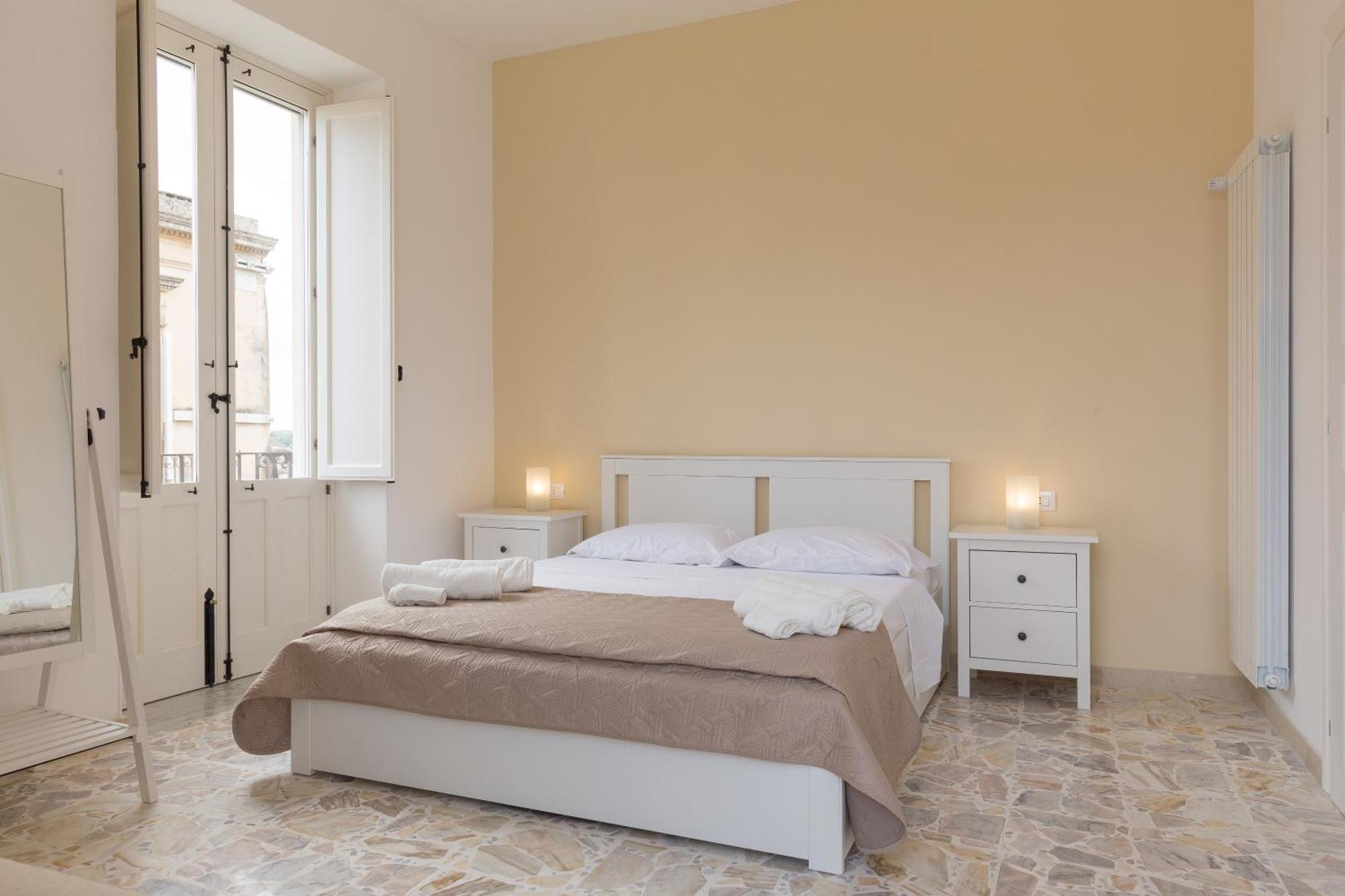 Al Corso Apartments Noto Exterior photo