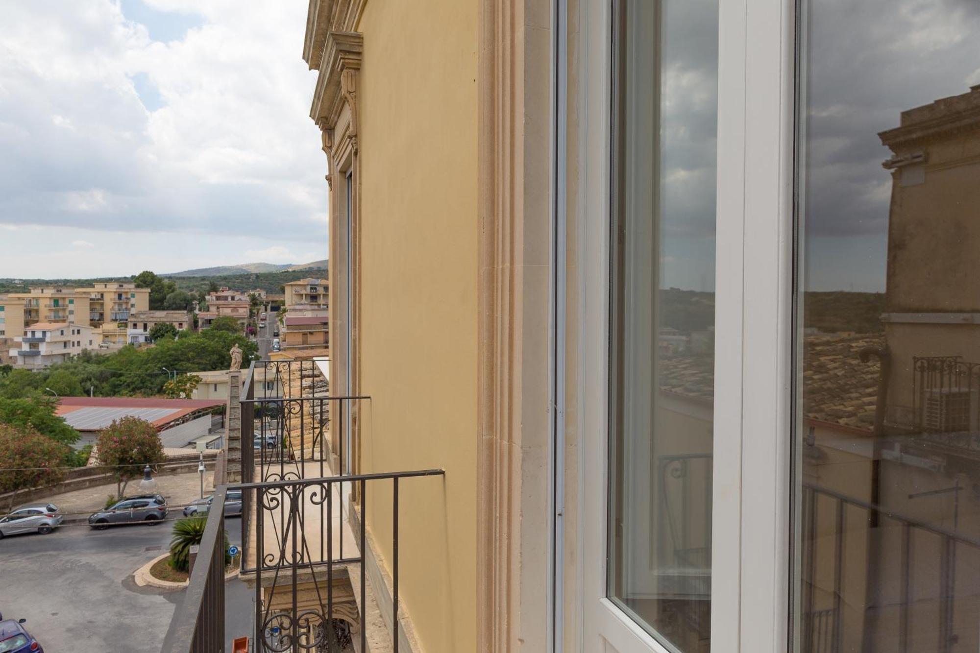 Al Corso Apartments Noto Exterior photo