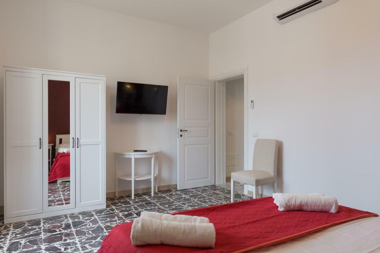 Al Corso Apartments Noto Exterior photo