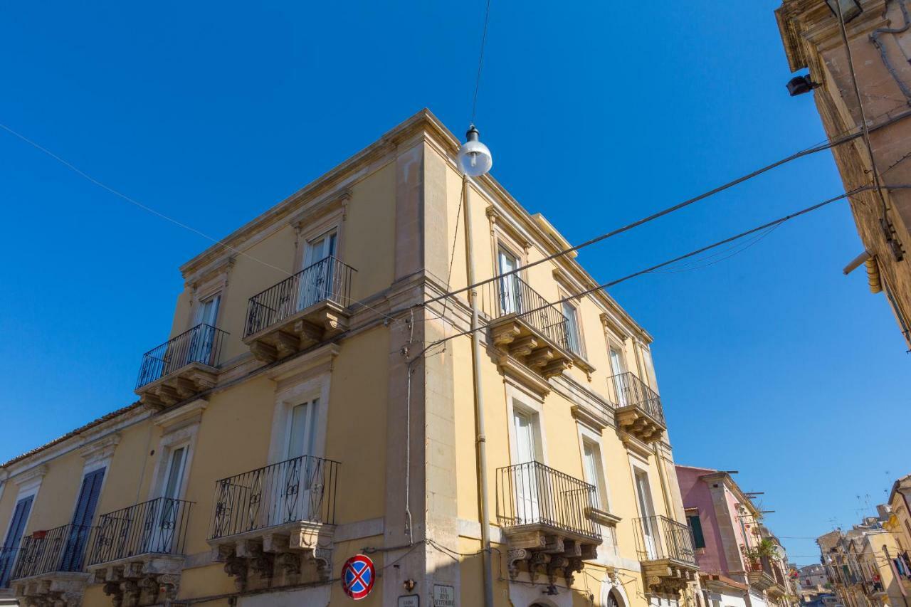 Al Corso Apartments Noto Exterior photo